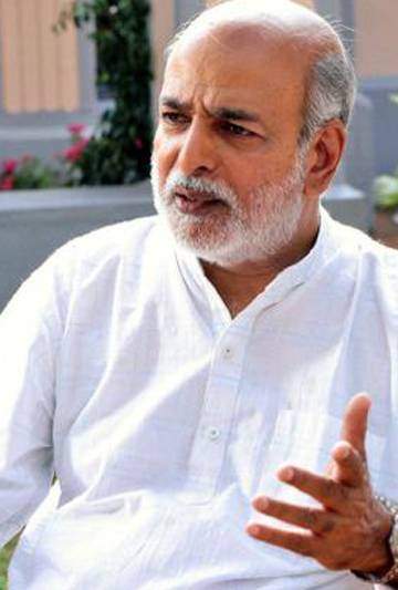 Iniyum Marichittillatha Nammal (1980)